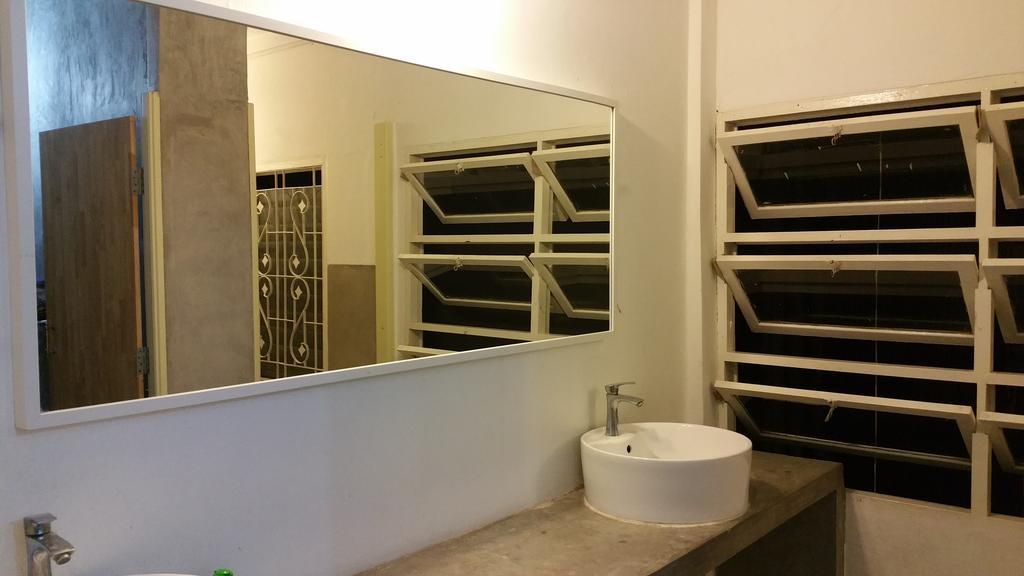 Green Home Hostel And Massage Bangkok Esterno foto
