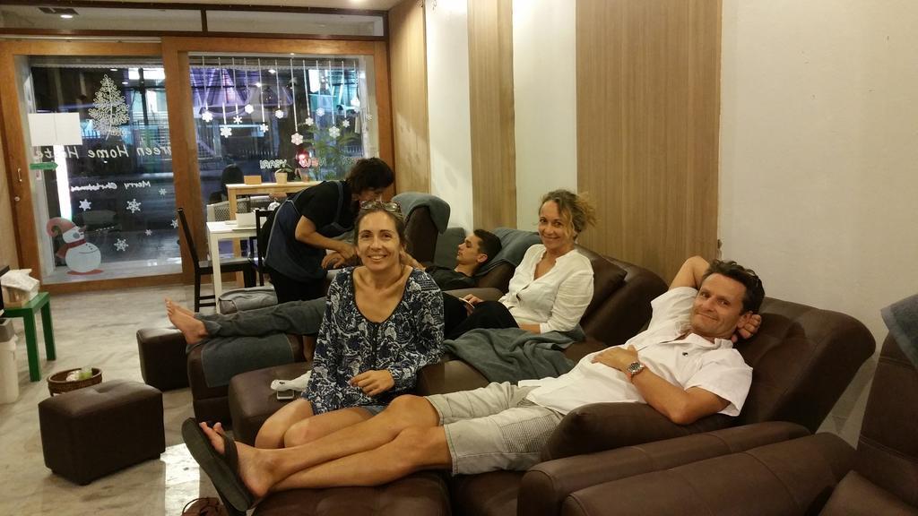 Green Home Hostel And Massage Bangkok Esterno foto