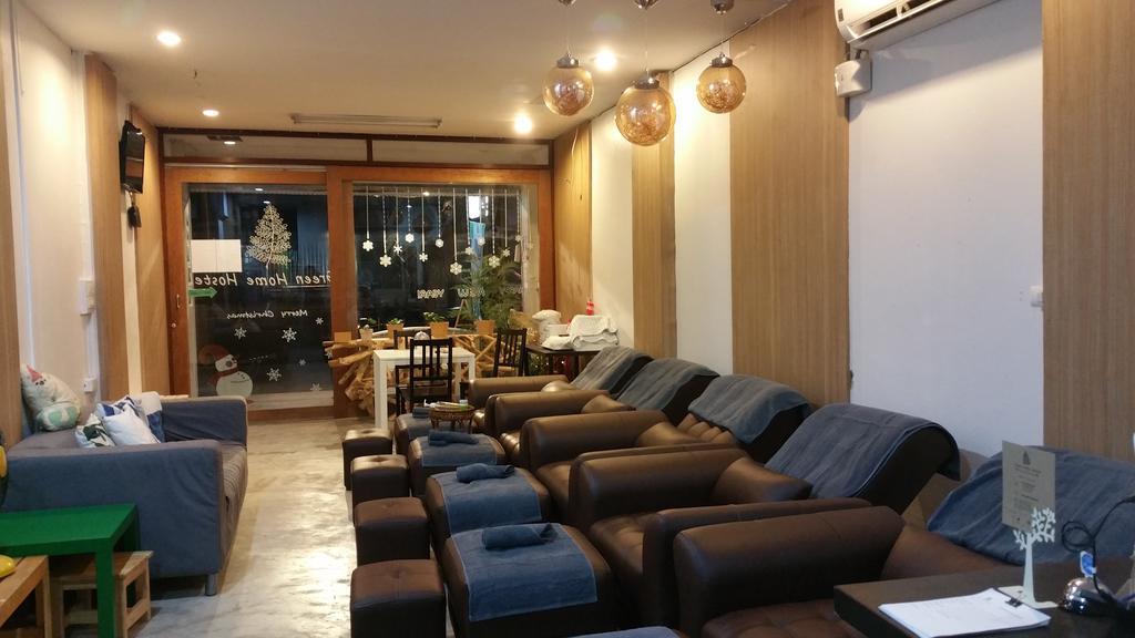 Green Home Hostel And Massage Bangkok Esterno foto
