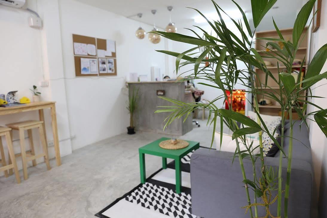 Green Home Hostel And Massage Bangkok Esterno foto