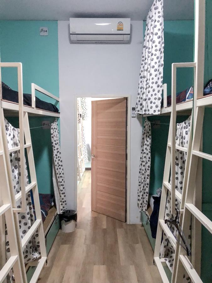 Green Home Hostel And Massage Bangkok Esterno foto
