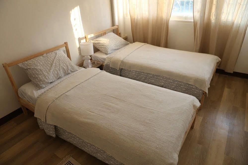 Green Home Hostel And Massage Bangkok Esterno foto