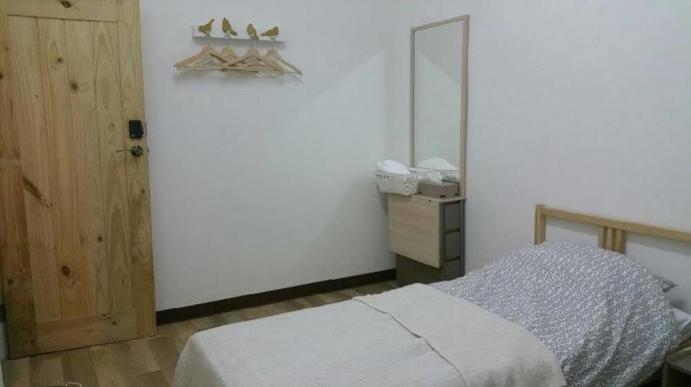 Green Home Hostel And Massage Bangkok Esterno foto
